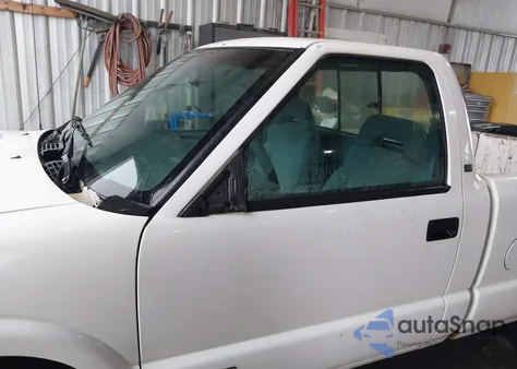 1994 Chevrolet S Truck S10 z USA, uszkodzony, nr VIN 1GCCS1447R8173085